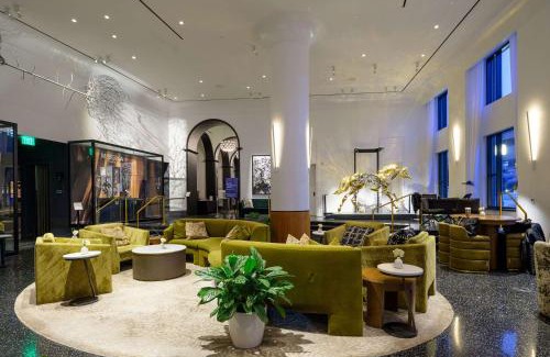 Birmingham Hotel | Daxton Hotel Birmingham, Curio Collection by Hilton