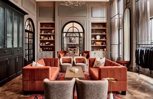 Birmingham Hotel | Daxton Hotel Birmingham, Curio Collection by Hilton