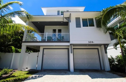 Holmes Beach House | Day Break Bungalow by AMI Locals