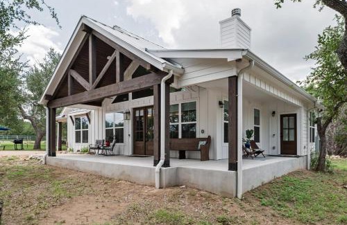 Dripping Springs House | Day Drippin' Farm-stay