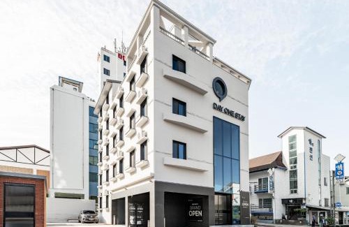 Kunip Hotel | Day One Stay