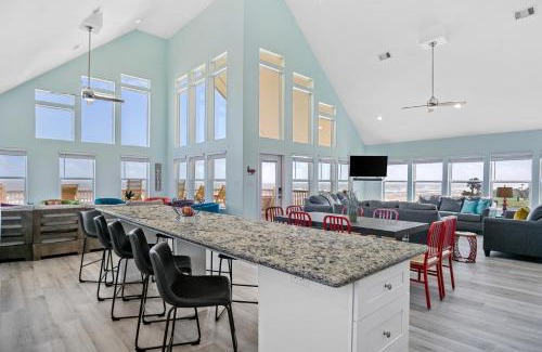 Port Bolivar House | DayDreamer Beachfront w 7 Bedrooms