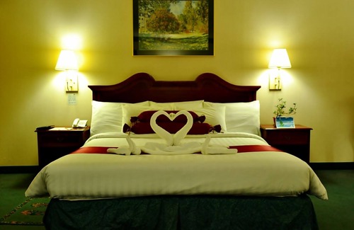 Pallocan Hotel | Days Hotel By Wyndham Batangas