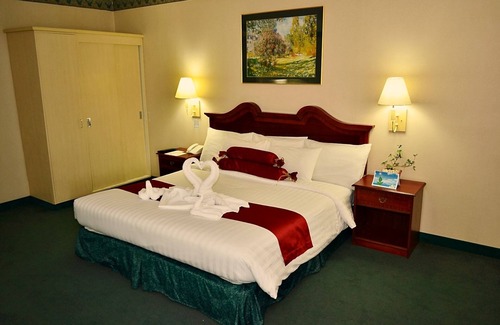 Pallocan Hotel | Days Hotel By Wyndham Batangas