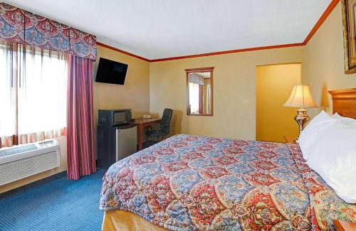 Huning Highland Historic District Hotel | Days Inn by Wyndham Albuquerque Downtown