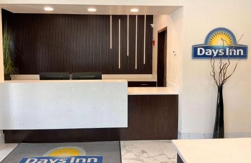 South Arlington Hotel | Days Inn by Wyndham Arlington