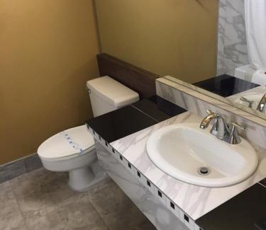 Orchard District Hotel | Days Inn by Wyndham Bend