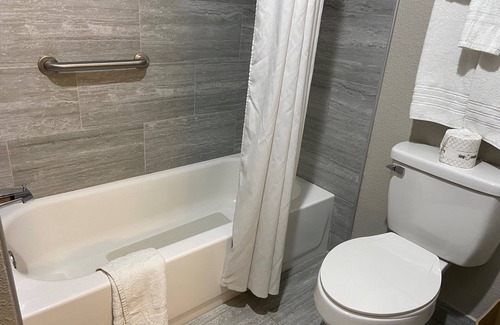 Carthage Hotel | Days Inn by Wyndham Carthage