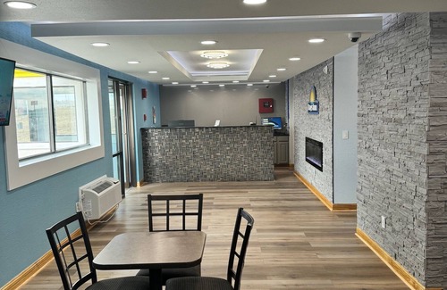 Cloverdale Hotel | Days Inn by Wyndham Cloverdale Greencastle