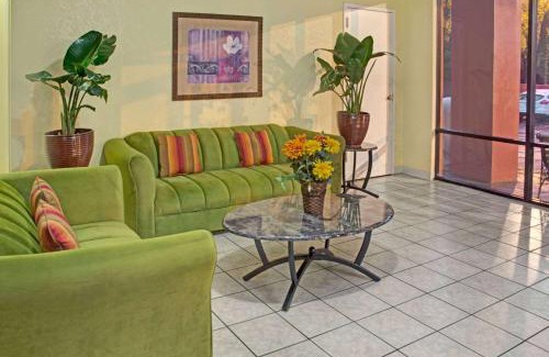 Cocoa Hotel | Days Inn by Wyndham Cocoa Cruiseport West At I-95/524