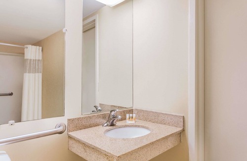 Dumfries Hotel | Days Inn by Wyndham Dumfries Quantico