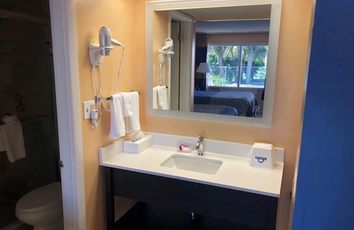 San Carlos Park Hotel | Days Inn by Wyndham Fort Myers Springs Resort