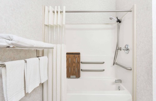 Glen Allen Hotel | Days Inn by Wyndham Glen Allen/Richmond North