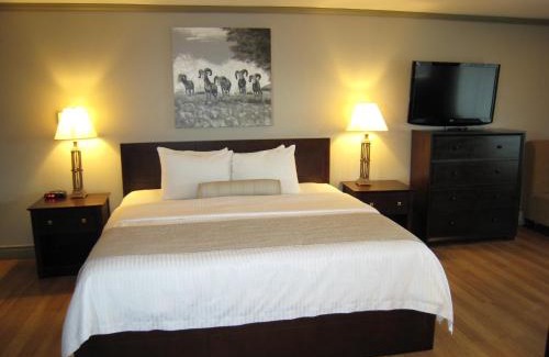 Golden Hotel | Days Inn by Wyndham Golden