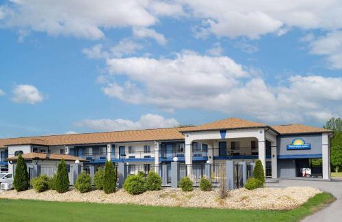 Hamilton Hotel | Days Inn by Wyndham Hamilton