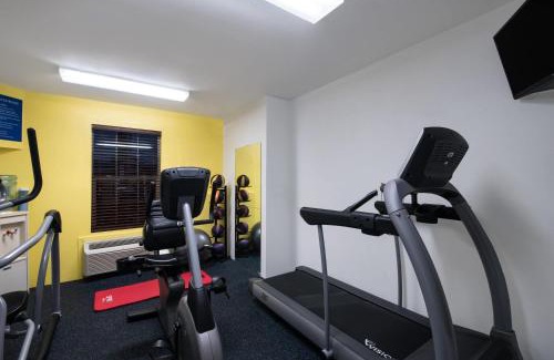 Jamestown Hotel | Days Inn by Wyndham Jamestown