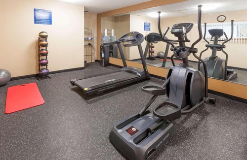 Kent Hotel | Days Inn by Wyndham Kent - Akron