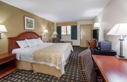 Kent Hotel | Days Inn by Wyndham Kent - Akron