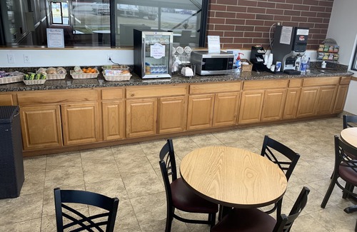 Lake Point Hotel | Days Inn by Wyndham Lake Point