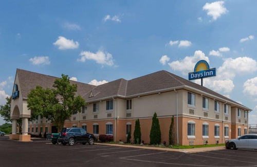 Milan Hotel | Days Inn by Wyndham Milan Sandusky South