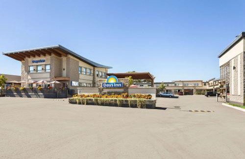 Saint-Leonard Hotel | Days Inn by Wyndham Montreal East