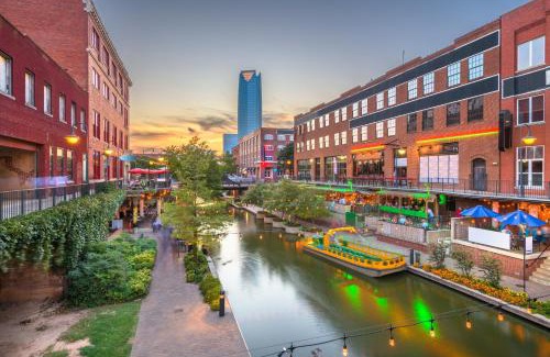Central Oklahoma City Hotel | Days Inn by Wyndham Oklahoma City Bricktown