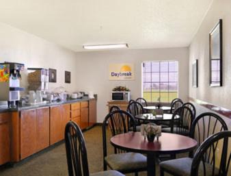 Shawnee Hotel | Days Inn by Wyndham Shawnee