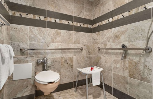 Silver Lake Hotel | Days Inn by Wyndham Tamworth