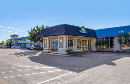 Titusville Hotel | Days Inn by Wyndham Titusville Kennedy Space Center