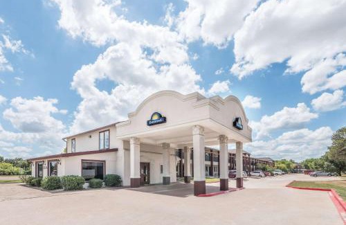 College Station Hotel | Days Inn by Wyndham Bryan College Station