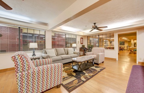 College Station Hotel | Days Inn by Wyndham College Station University Drive