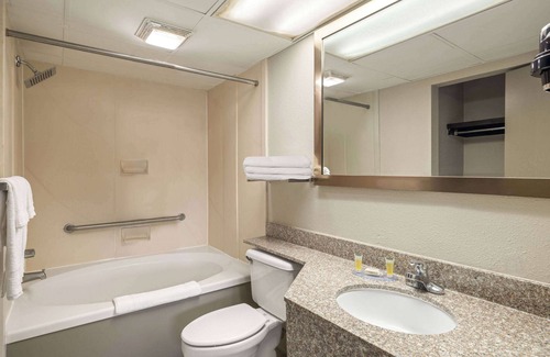 Weldon Hotel | Days Inn by Wyndham Weldon/Roanoke Rapids