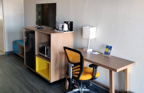 Albuquerque Hotel | Days Inn & Suites by Wyndham Albuquerque North