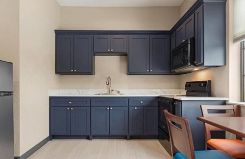 Tomball Hotel | Days Inn & Suites by Wyndham Greater Tomball