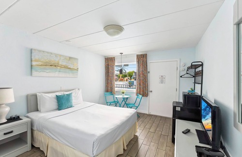 Wildwood Hotel | Daytona Inn and Suites - Single Queen