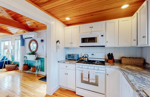 Tenants Harbor House | Dazzling ocean-view house with fireplace, deck, firepit, central AC, & W/D