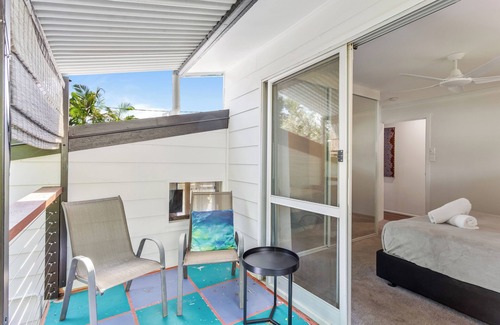 Deception Bay House | DB18 Tranquil 3B2B Retreat with parking