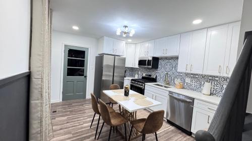 Coral Hills House | DC Edge stunning three-bedroom House