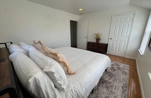 Jefferson Manor House | DC Suburb Home with Parking Near Metro DC