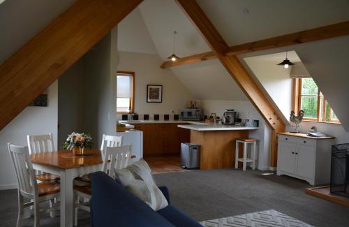Renwick House | DDOG Vineyard & BnB