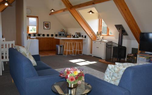 Renwick House | DDOG Vineyard & BnB
