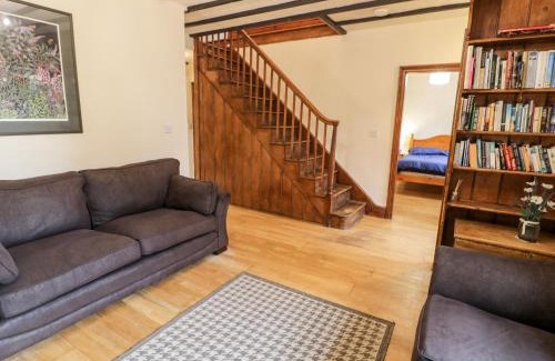 Penisarwaun House | Ddol Helyg Farmhouse