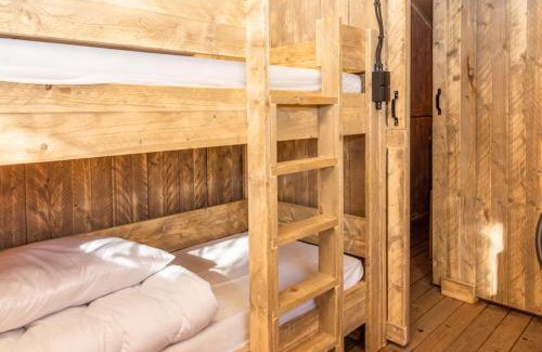 Kekerdom Other | De Hazelaarshof- luxe XL-glampingtent (7-8 personen) nabij De Millingerwaard