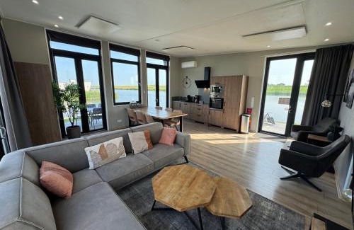 Municipality of Kampen House | De IJssel Eilanden Chalet Laguna Kampen mit Zaun Nr 754