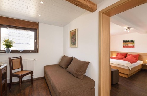 Ilbesheim Bed & Breakfast | Twin Room "Sonnenberg" - Weingut Gästehaus Hechtmann