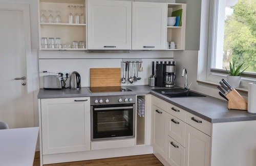 Koenigs Wusterhausen Apartment | Apartment 'Groß 55qm' with Lake View, Private Terrace and Wi-Fi