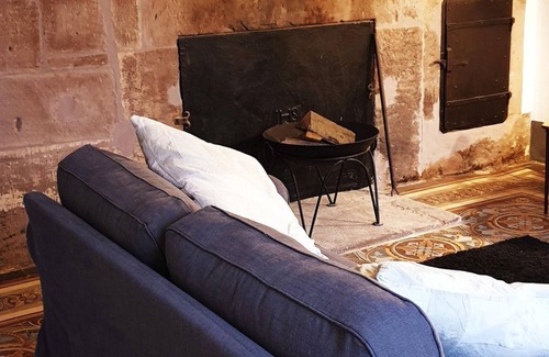 Feilsdorf Bed & Breakfast | De La Fontaine Manor House - Bear Suite