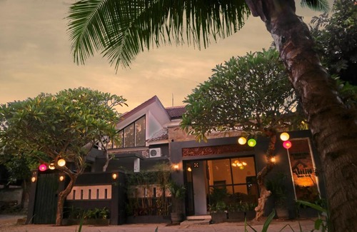Banyuwangi House | De Lungguh Homestay