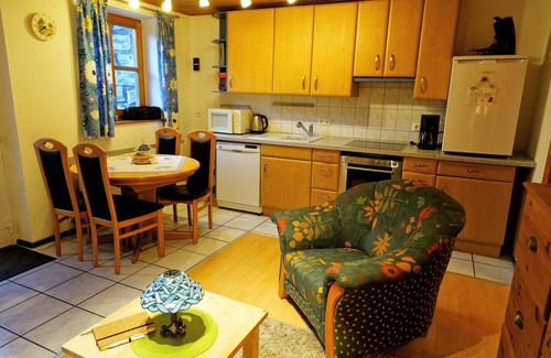 Neukirchen bei Sulzbach-Rosenberg Apartment | Idyllic vacation apartment with terrace surrounded by greenery