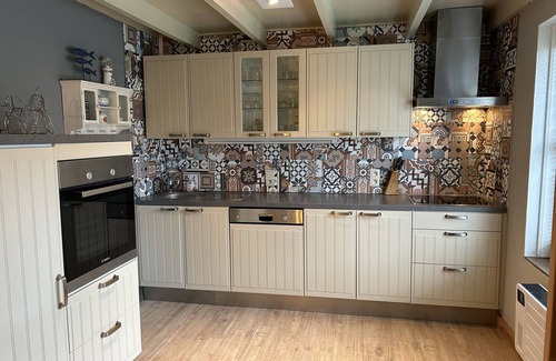 De Panne House | De Panne: 6 pers. fisherman's house in a holiday resort with pool/WiFi